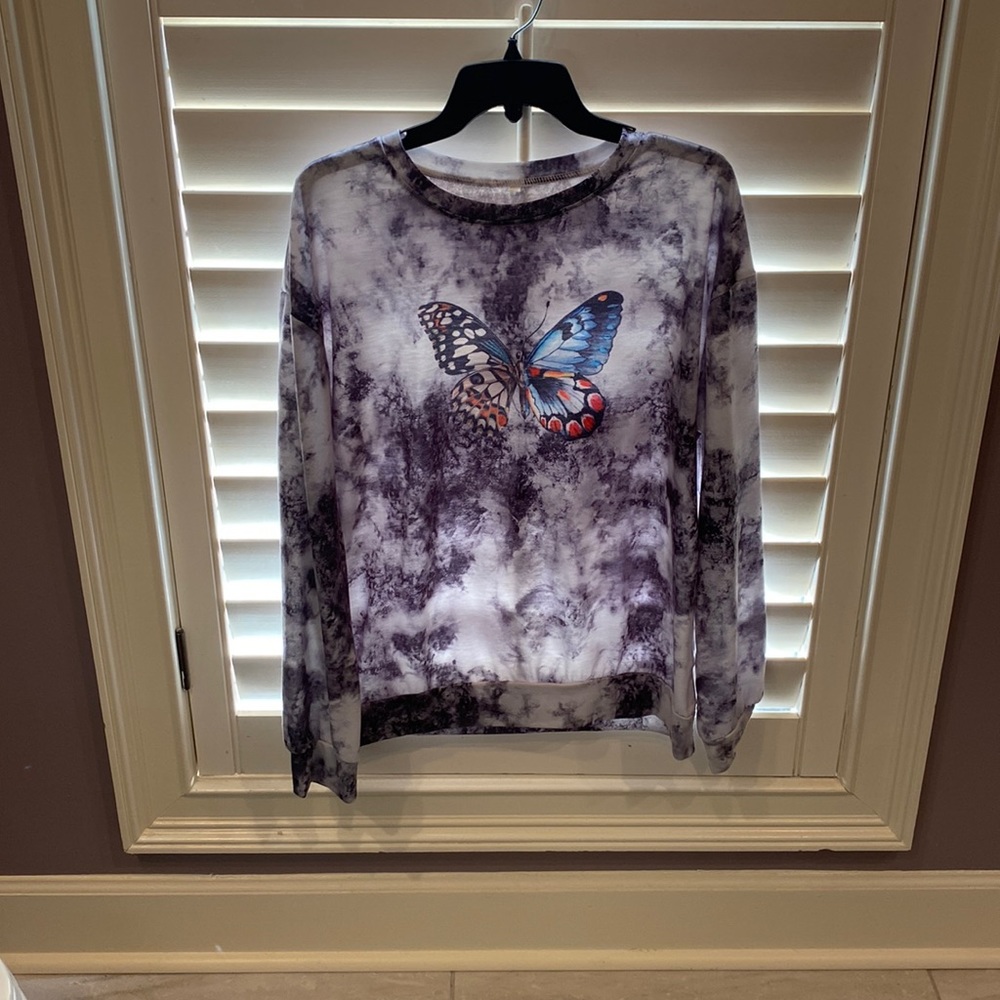 Long sleeve shirt with butterfly, never been worn
